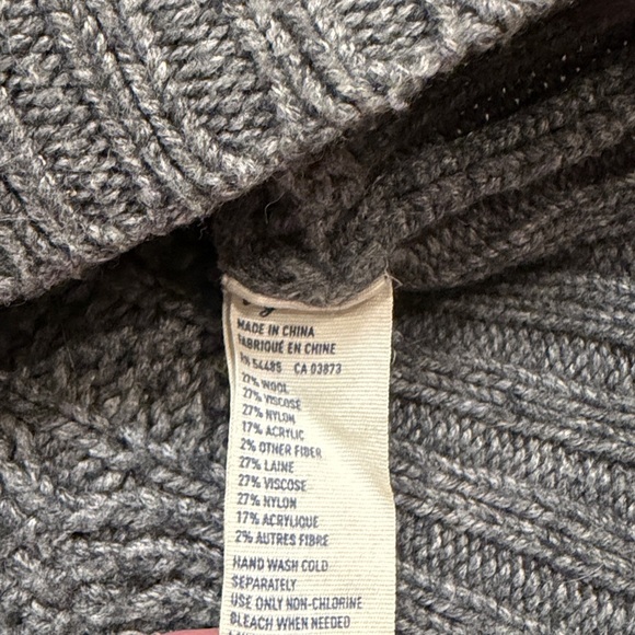 American Eagle AEO will blend cable knit textured sweater metal stud detail L - Picture 7 of 8